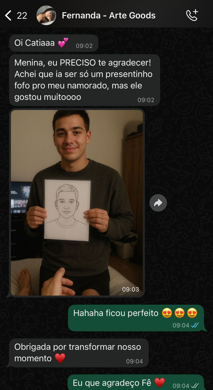 Captura de tela de WhatsApp com depoimento de Fernanda e foto de homem segurando desenho